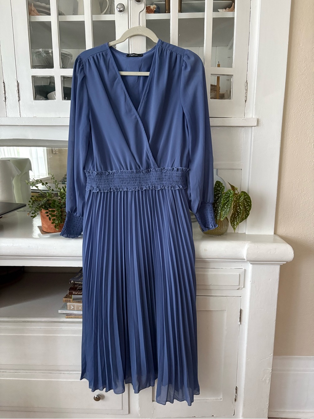 Elegant Navy Blue Pleated Midi Dress